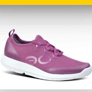 OOFOS Women's OOMG Sport Low Shoe - Plum 8.5